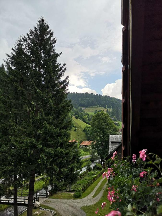 Hotel Raza Soarelui Moeciu De Sus Exterior foto